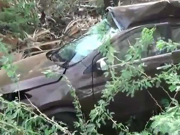 రెండుగా విడిపోయిన మారుతి సియాజ్ కారు