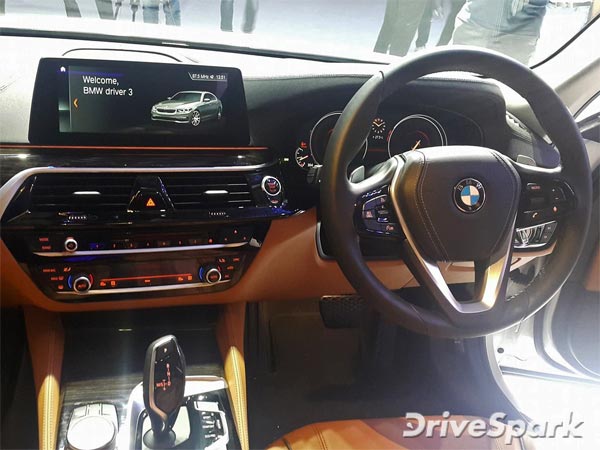 2017 బిఎమ్‌డబ్ల్యూ 5-సిరీస్ విడుదల