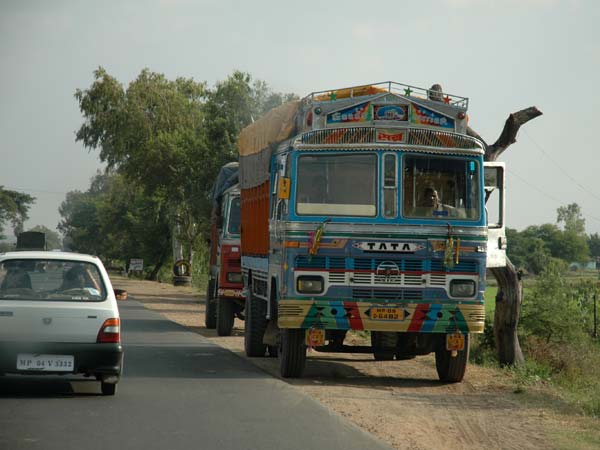 లారీలలో ఏ/సి క్యాబిన్‌ తప్పనిసరి చేసిన కేంద్రం