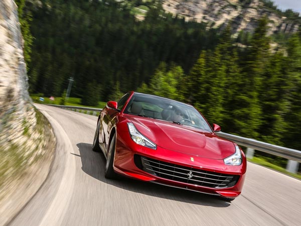 ఫెరారి జిటిసి4 లుస్సో సూపర్ కారు