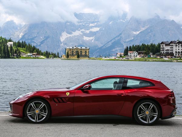 ఫెరారి జిటిసి4 లుస్సో సూపర్ కారు