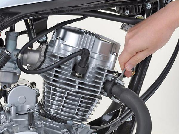 బైక్ మైలేజ్ పెంచుకునేందుకు సింపుల్ టిప్స్