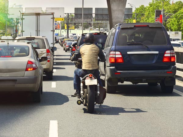 బైక్ మైలేజ్ పెంచుకునేందుకు సింపుల్ టిప్స్