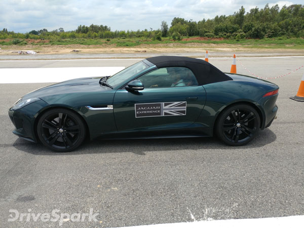 జాగ్వార్ ఆర్ట్ ఆఫ్ పర్ఫామెన్స్ టూర్