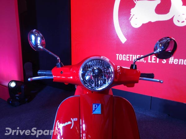 పియాజియో వెస్పా రెడ్ స్కూటర్