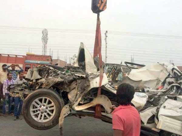 టయోటా ఫార్చ్యూనర్ ప్రమాదం