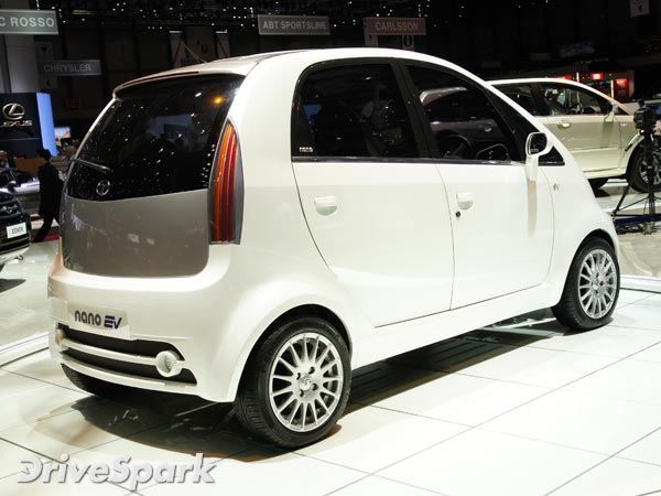 జయేం నియో పేరుతో వస్తున్న టాటా నానో కార్లు