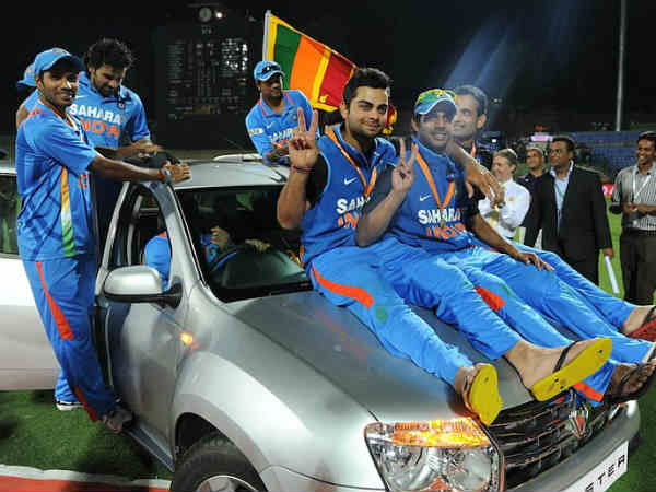 విరాట్ కోహ్లీ-అనుష్క శర్మ కార్ కలెక్షన్