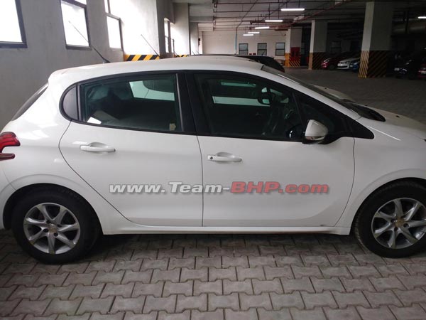 ప్యూజో 208 హ్యాచ్‌బ్యాక్