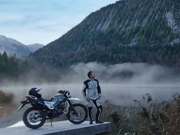 ఆటో ఎక్స్‌పోలో హీరో టూ వీలర్లు