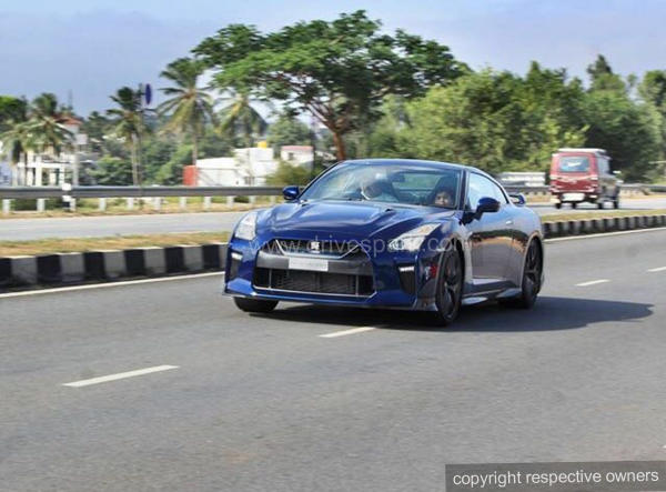 నిస్సాన్ జిటి-ఆర్ యాక్సిడెంట్