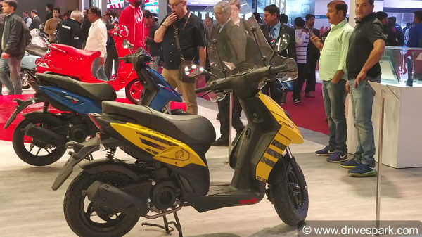 ఆటో ఎక్స్‌పో 2018: అప్రిలియా స్టార్మ్ 125