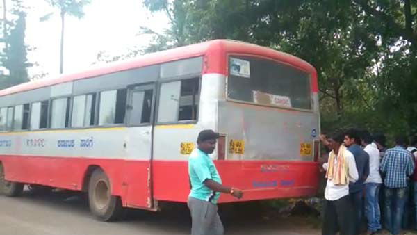 బస్సు క్రింద పడిన వ్యక్తిని 70కిమీలు ఈడ్చుకెళ్లిన బస్సు