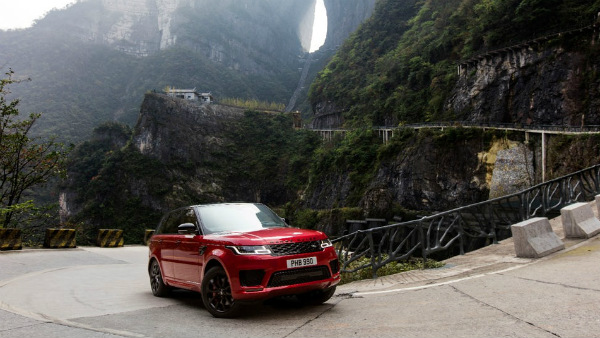 నిటారు మెట్లు ఎక్కిన రేంజ్ రోవర్ స్పోర్ట్ ఎస్‌యూవీ