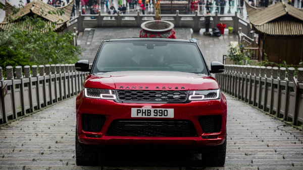 నిటారు మెట్లు ఎక్కిన రేంజ్ రోవర్ స్పోర్ట్ ఎస్‌యూవీ