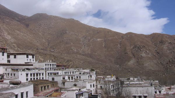 టిబెట్ మీదుగా ప్రయాణించలేకపోతున్న విమానాలు