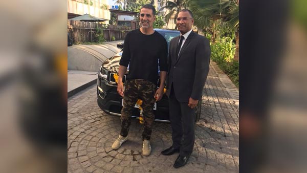 బాలీవుడ్ స్టార్ అక్షయ్ కుమార్ ఖాతాలో జీప్ కంపాస్