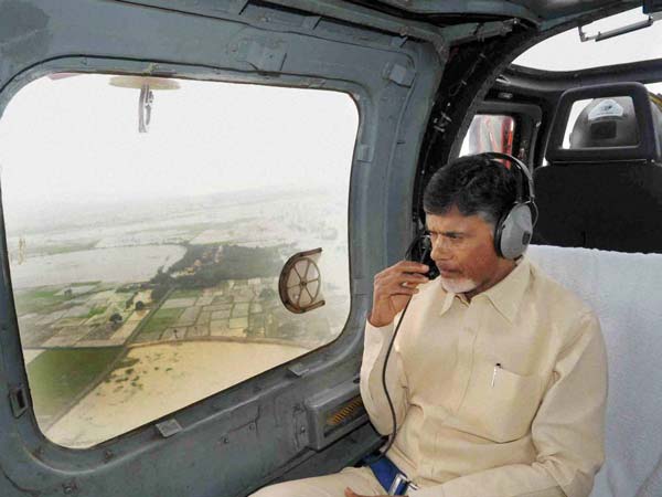 కేసీఆర్ మెర్సిడెస్ బెంజ్ బస్సు