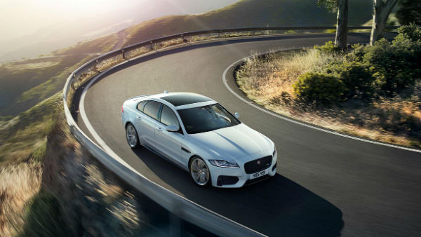 జాగ్వార్ ఎక్స్ఇ మరియు ఎక్స్ఎఫ్ ఇంజీనియం పెట్రోల్ వెర్షన్