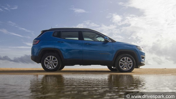 బాలీవుడ్ స్టార్ అక్షయ్ కుమార్ ఖాతాలో జీప్ కంపాస్