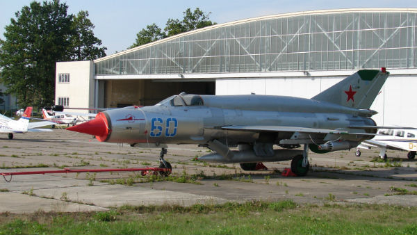 ఇండియన్ ఎయిర్‌ఫోర్స్ తొలి మహిళా పైలట్‌ అవని చతుర్వేది