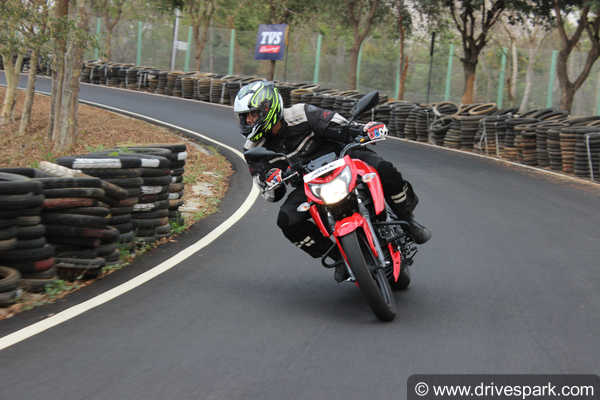 టీవీఎస్ ఆర్‌టిఆర్ 160 4వి రివ్యూ