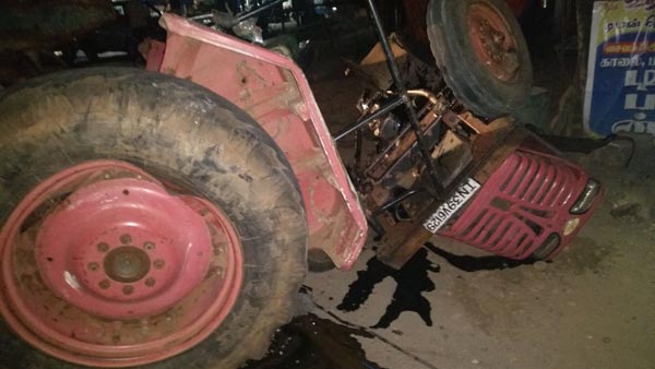 టియాగో కారు ఢీకొట్టడంతో రెండుగా చీలిపోయిన ట్రాక్టర్