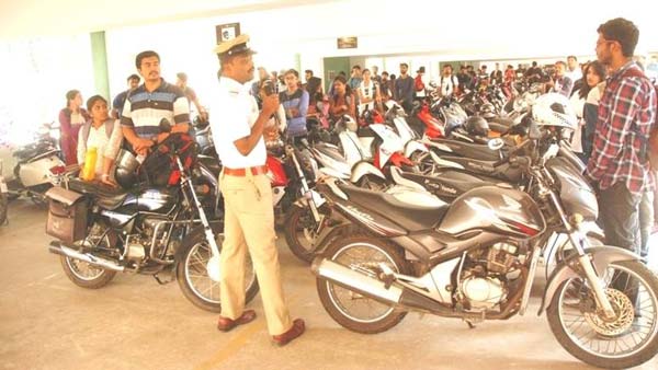 16 ఏళ్ల యువతకు స్కూటర్ లైసెన్స్