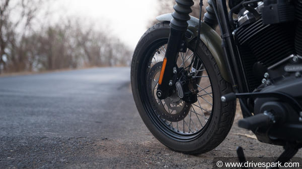 2018 హ్యార్లీ డేవిడ్సన్ స్ట్రీట్ బాబ్ రివ్యూ 