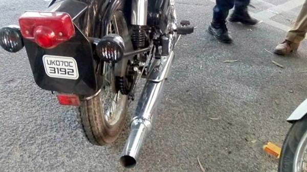 కార్ల మీద పొలిటకల్ మరియు గవర్నమెంట్ స్టేటస్