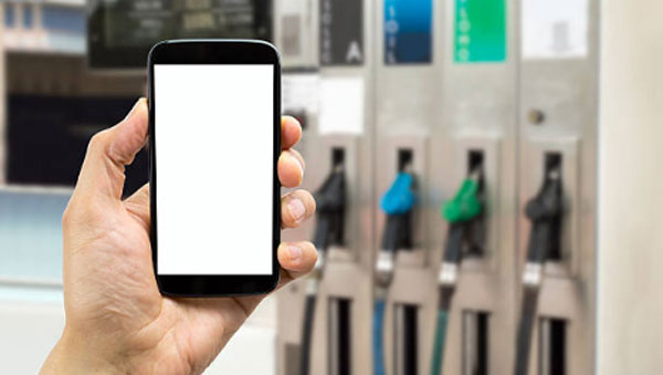 సెల్ ఫోన్లు వినియోగిస్తే పెట్రోల్ బంకులు నిజంగానే పేళుతాయా...?