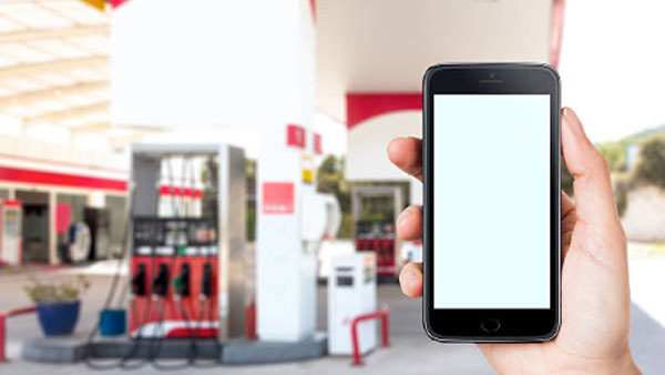 సెల్ ఫోన్లు వినియోగిస్తే పెట్రోల్ బంకులు నిజంగానే పేళుతాయా...?