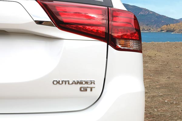 మిత్సుబిషి ఔట్‌ల్యాండర్ విడుదల