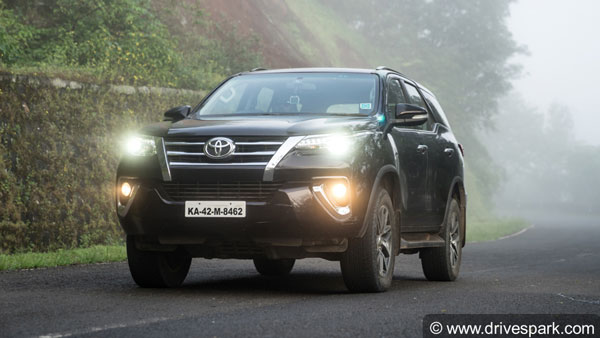 నెల రోజుల వ్యవధిలోనే 4,000 యారిస్ కార్లను విక్రయించిన టయోటా