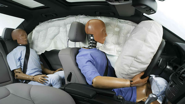 మహీంద్రా ఎక్స్‌యూవీ500 యాక్సిడెంట్