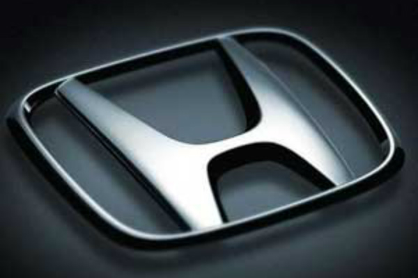 కేరళ వరదలు: ఆటోమొబైల్ కంపెనీ నుంచి నిధుల వెల్లువ