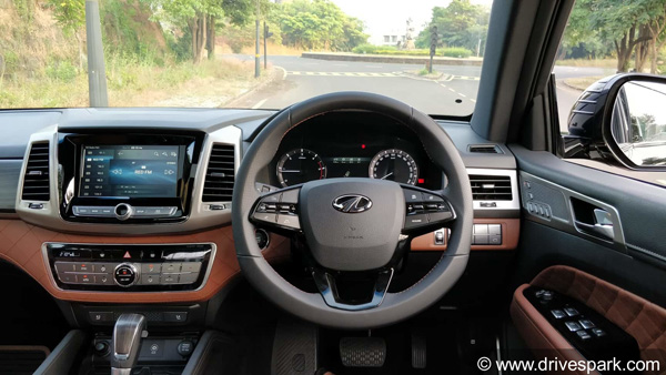 మహీంద్రా ఆల్టురస్ జి4 - మహీంద్రా సంస్థయొక్క ప్రిమియం ఎస్‌యూవీ కారు