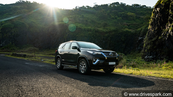 తప్పు చేసిన అధికారిని కూడా వదలని ట్రాఫిక్ పోలీసులు..