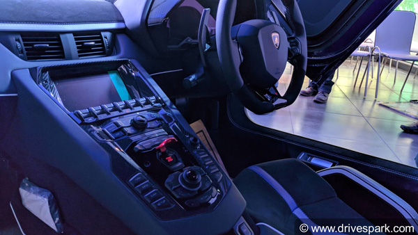 లాంబోర్గిని అవెంటడోర్ ఎస్విజె విడుదల- మొదటి కారు కొనుకున్న బెంగళూరు వ్యాపారవేత్త