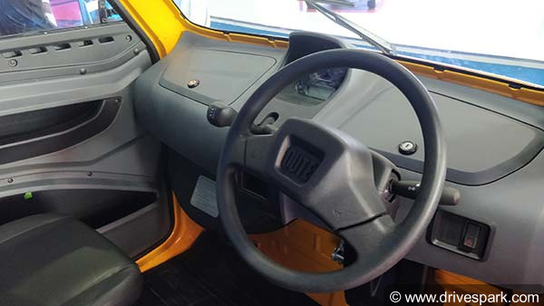 బజాజ్ నుంచి బుజ్జి కార్ ఇండియా లో విడుదలైయింది.. ధర కూడా తెలుసుకోండి.