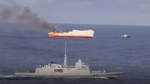 అట్లాంటిక్ మహాసముద్రంలో 2,000 లక్సరీ కార్ లు మునిగి పోవడం ఎప్పుడైనా చూసారా! 