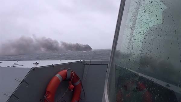 అట్లాంటిక్ మహాసముద్రంలో 2,000 లక్సరీ కార్ లు మునిగి పోవడం ఎప్పుడైనా చూసారా! 