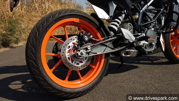 కెటిఎమ్ 125 బైక్ ఫస్ట్ రైడ్ రివ్యూ చూడండి... 