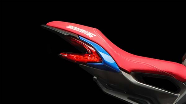 ఎంవి అగస్టా బ్రూటలే 800RR అమెరికా- భారతదేశం కు కేవలం ఐదు బైక్ లను కేటాయించారు. 