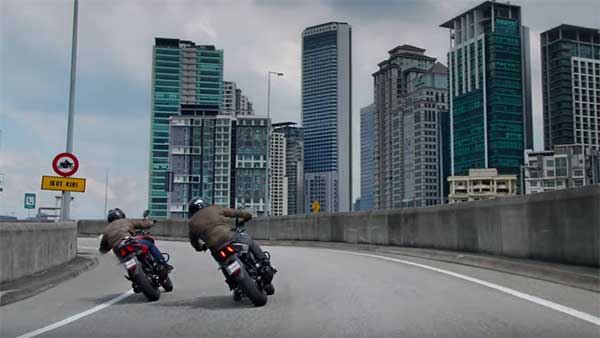 బజాజ్ డొమినార్ 400 టివిసి రెండు కొత్త కల్లర్స్: వీడియో చూడండి!