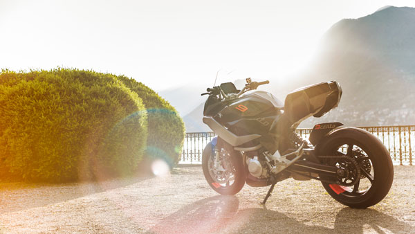 బ్రెజిల్లో బిఎమ్‌డబ్ల్యూ మోటోర్డ్ ఎఫ్ 850ఆర్ఎస్ బైక్ ను ప్రదర్శించింది