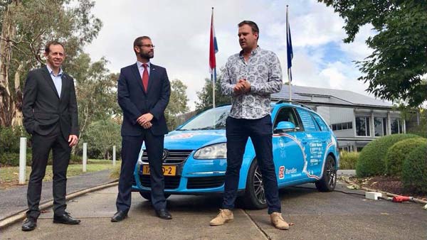 ఒక ఎలక్ట్రిక్ కార్లో తక్కువ ఖర్చుతో ఎన్ని కి.మీ వెళ్లాడో తెలుసా! ఒక ఎలక్ట్రిక్ కార్లో తక్కువ ఖర్చుతో ఎన్ని కి.మీ వెళ్లాడో తెలుసా!