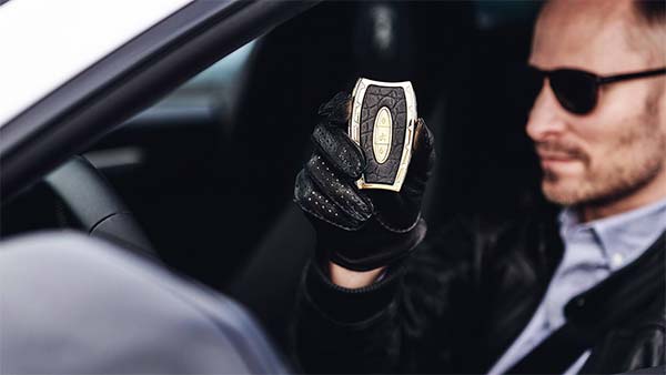 వరల్డ్ లో అత్యంత ఖరీదైన కారు కీస్ ఉన్నాయి తెలుసా ! 