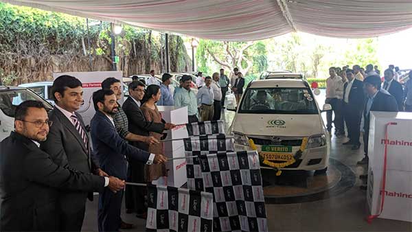 హైదరాబాద్ లో మహీంద్రా సంస్థ తో కలిసిన ఉబర్...కంపెనీ విస్తరణలో భాగమా ?