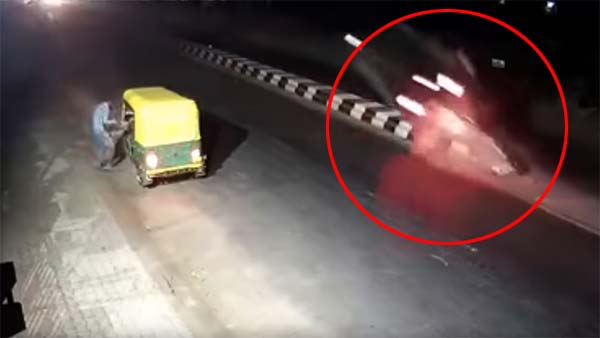 సీసీటీవీ లో రికార్డ్ అయిన భయంకరమైన ప్రమాదం! 